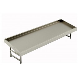 Tavolo 700X700 con N.2 ripiani inferiori e alzatina posteriore